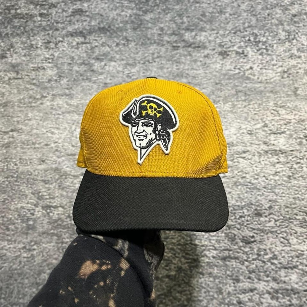 New Era 59Fifty Pittsburgh Pirates‎ Fitted Hat Size 7 3/8 MLB Logo Cap